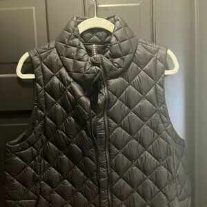 Athleta Puffer Vest